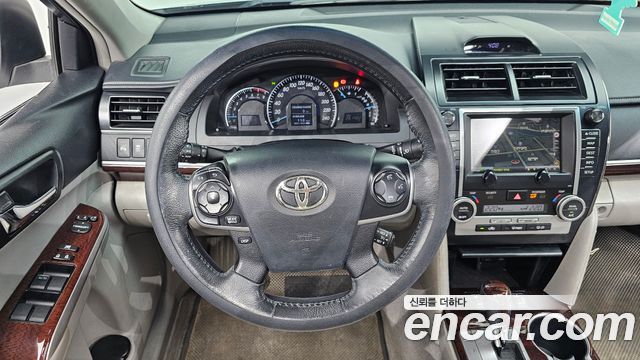 Toyota Camry 2012 — photo 19