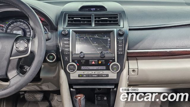 Toyota Camry 2012 — photo 20