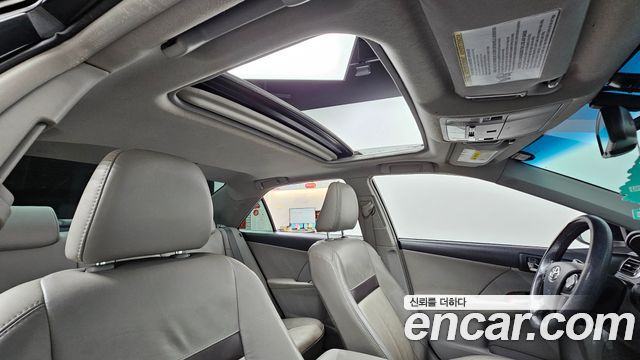 Toyota Camry 2012 — photo 25