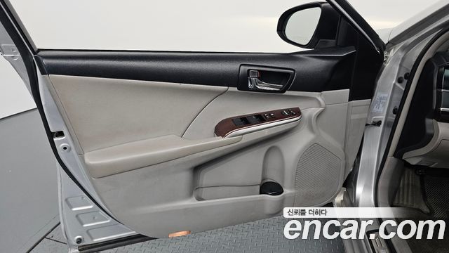 Toyota Camry 2012 — photo 14
