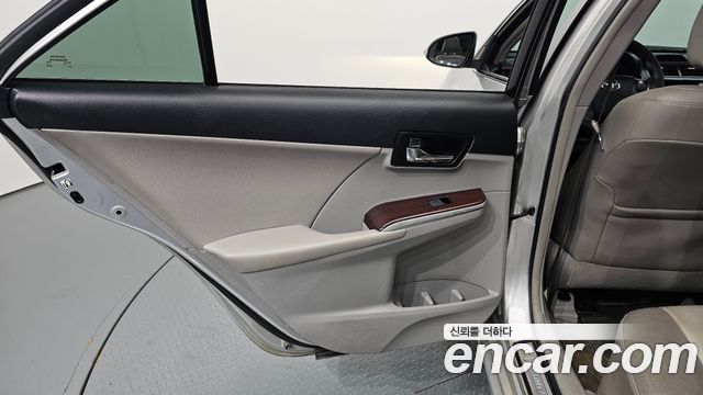 Toyota Camry 2012 — photo 15