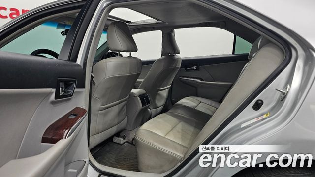 Toyota Camry 2012 — photo 16