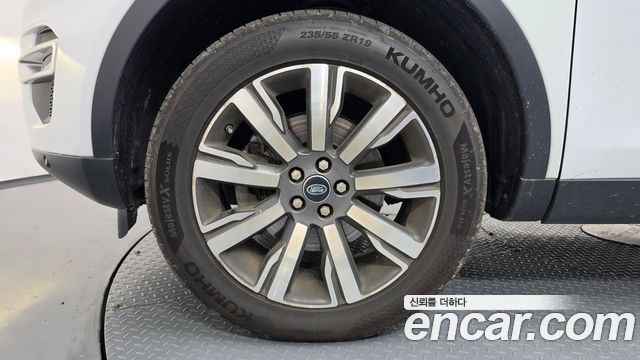 Land Rover Discovery Sport 2017 — photo 5