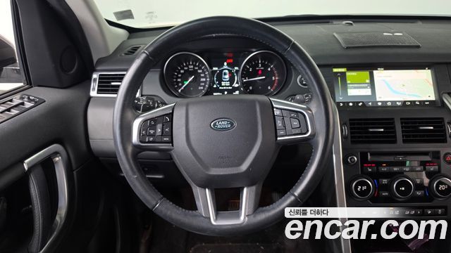 Land Rover Discovery Sport 2017 — photo 12