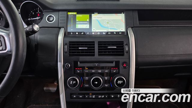 Land Rover Discovery Sport 2017 — photo 13