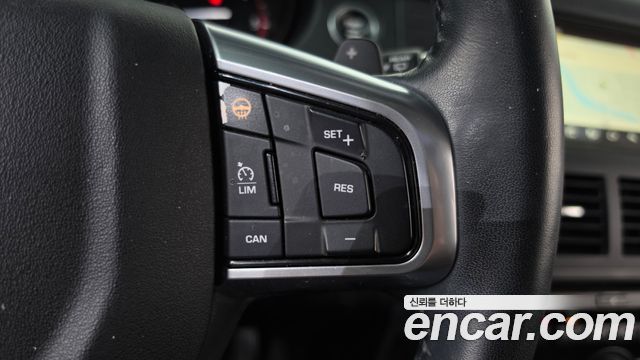 Land Rover Discovery Sport 2017 — photo 16