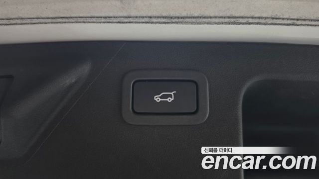 Land Rover Discovery Sport 2017 — photo 18
