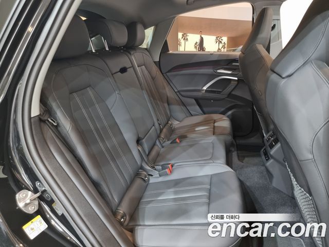 Audi Q5 2025 — photo 11