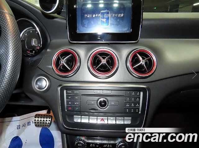 Mercedes-Benz CLA-Class 2018 — photo 11