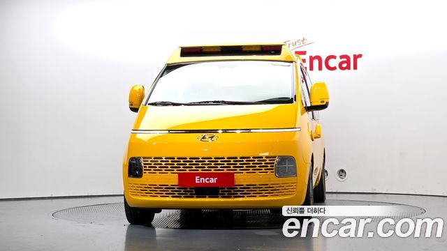 Hyundai Staria 2022 — photo 3