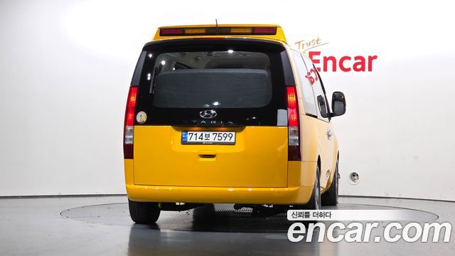 Hyundai Staria 2022 — photo 4