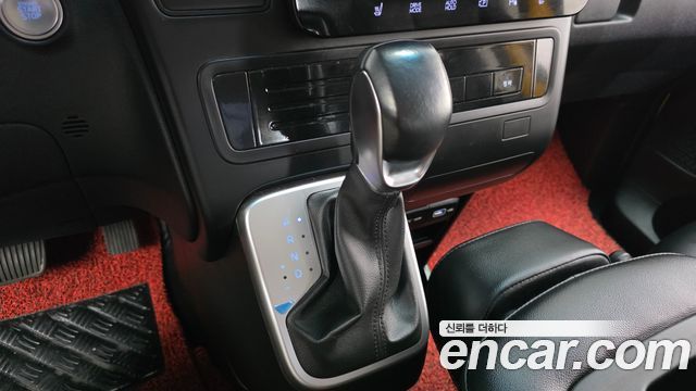 Hyundai Staria 2022 — photo 12