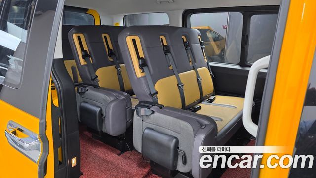 Hyundai Staria 2022 — photo 18