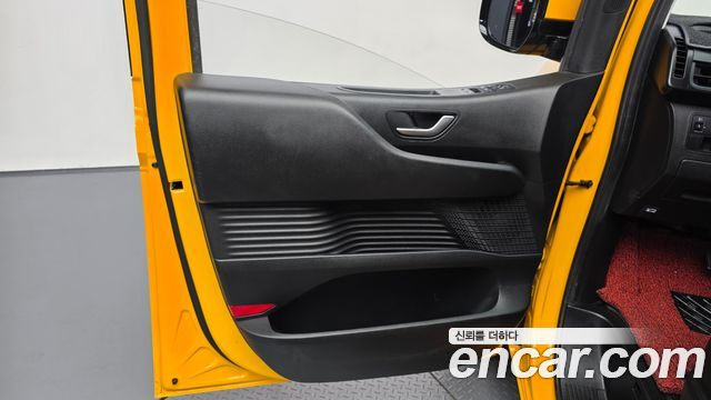 Hyundai Staria 2022 — photo 14