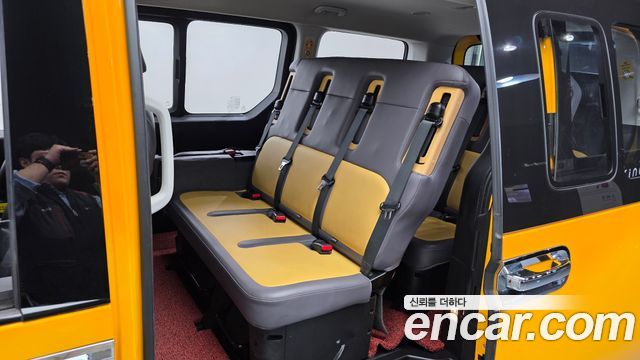 Hyundai Staria 2022 — photo 16