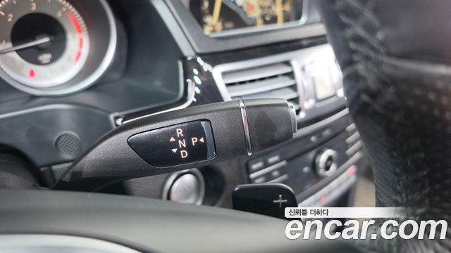 Mercedes-Benz E-Class 2016 — photo 9