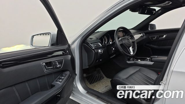 Mercedes-Benz E-Class 2016 — photo 10