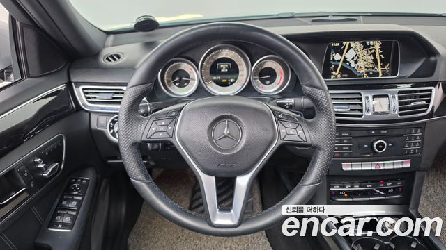 Mercedes-Benz E-Class 2016 — photo 13