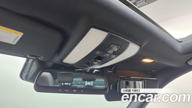 Mercedes-Benz E-Class 2016 — photo 19
