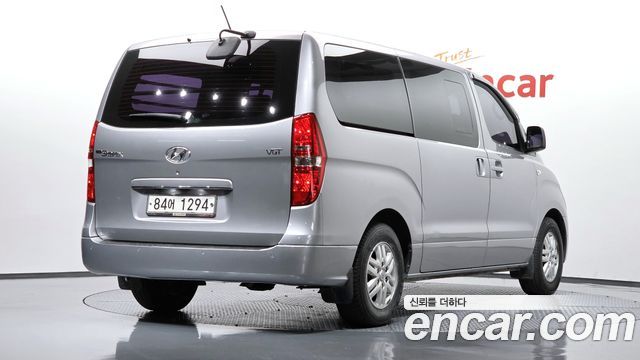 Hyundai Starex 2017 — photo 2