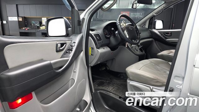 Hyundai Starex 2017 — photo 13