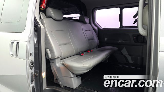 Hyundai Starex 2017 — photo 17