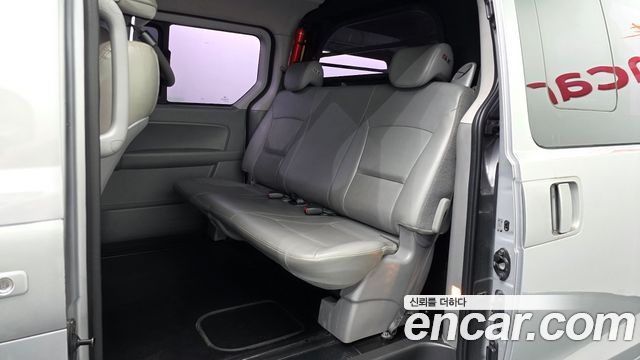 Hyundai Starex 2017 — photo 18