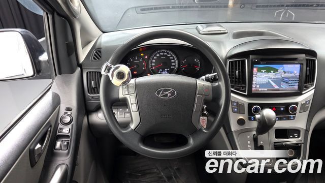 Hyundai Starex 2017 — photo 19