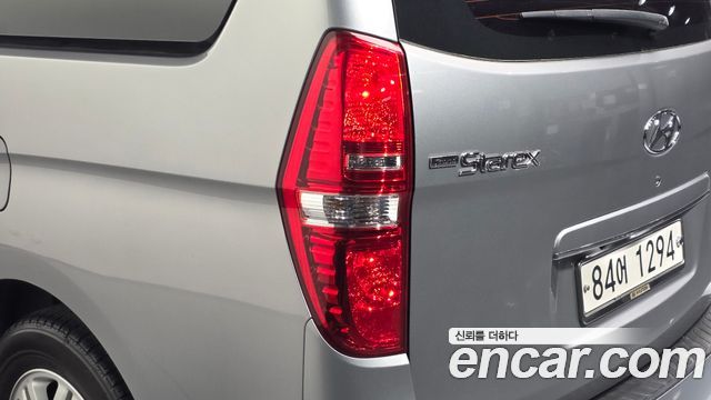 Hyundai Starex 2017 — photo 9