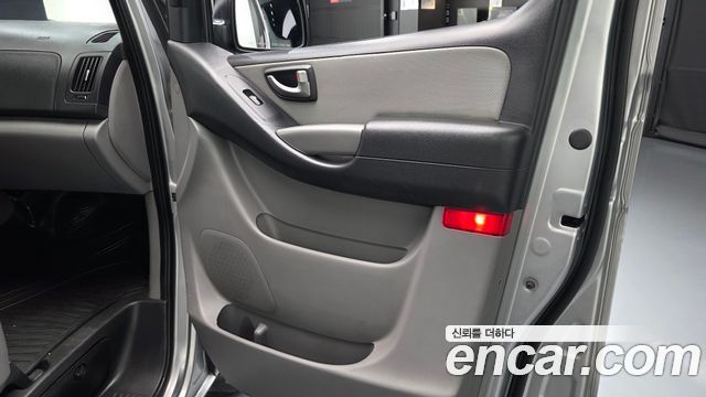 Hyundai Starex 2017 — photo 14