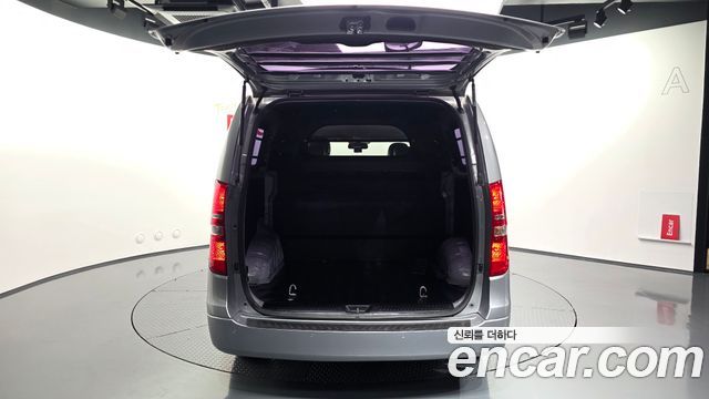 Hyundai Starex 2017 — photo 29