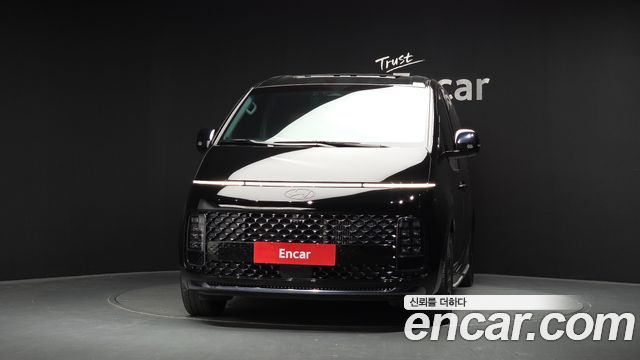 Hyundai Staria 2025 — photo 3