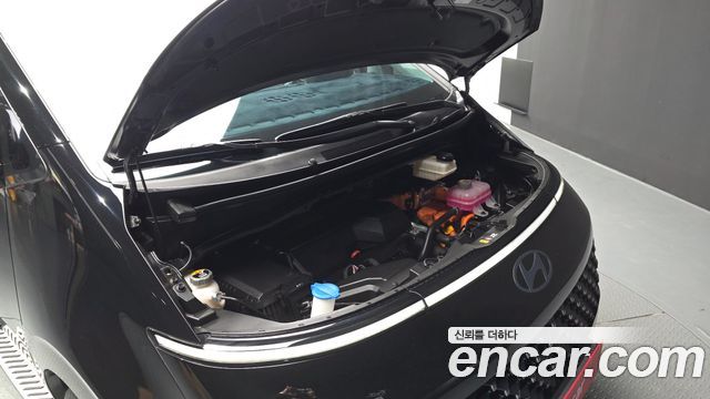 Hyundai Staria 2025 — photo 6