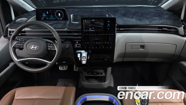 Hyundai Staria 2025 — photo 10