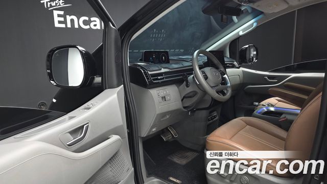 Hyundai Staria 2025 — photo 13