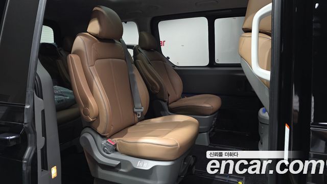Hyundai Staria 2025 — photo 18