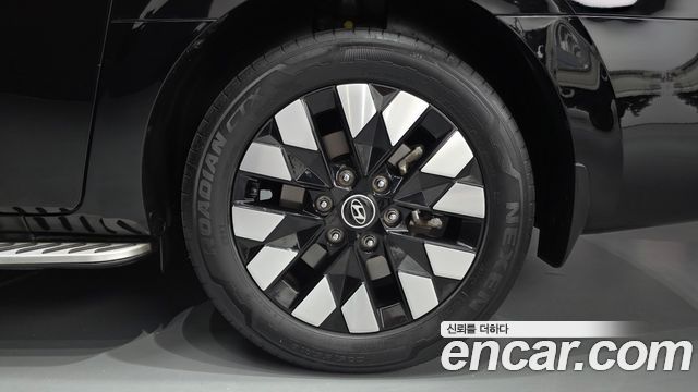 Hyundai Staria 2025 — photo 7