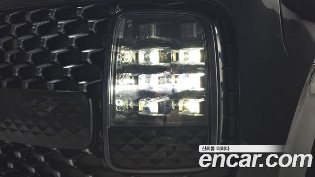 Hyundai Staria 2025 — photo 8