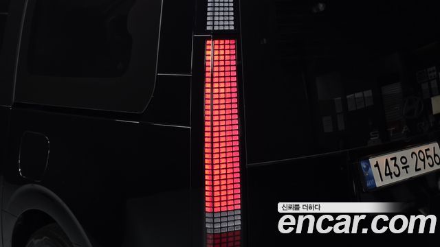 Hyundai Staria 2025 — photo 9