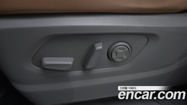 Hyundai Staria 2025 — photo 30