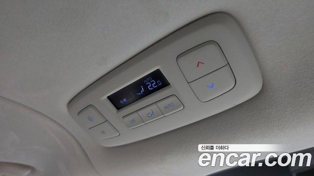 Hyundai Staria 2025 — photo 33
