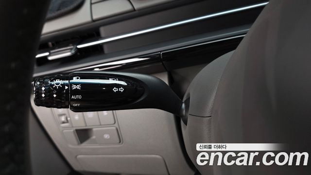Hyundai Staria 2025 — photo 35