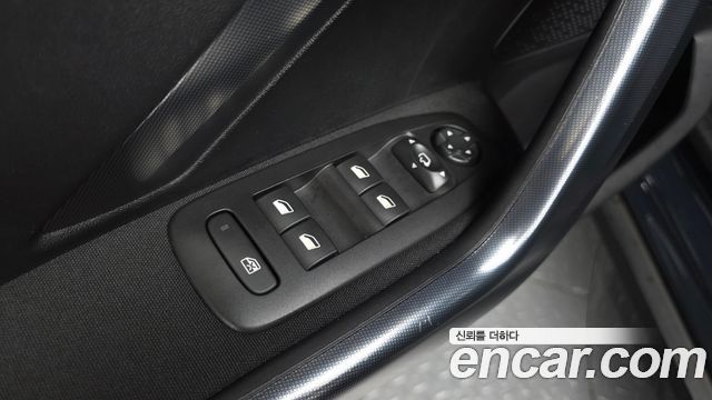 Peugeot 2008 2019 — photo 29