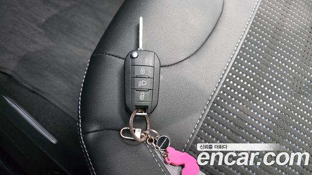 Peugeot 2008 2019 — photo 31