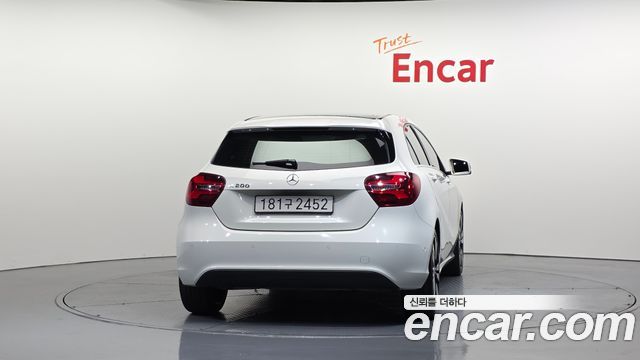 Mercedes-Benz A-Class 2018 — photo 4
