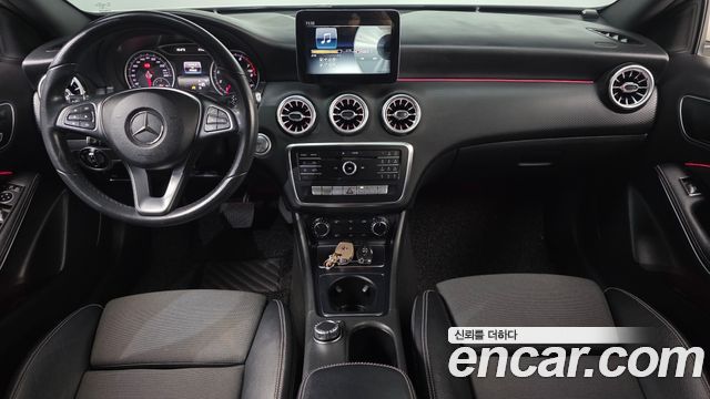 Mercedes-Benz A-Class 2018 — photo 7