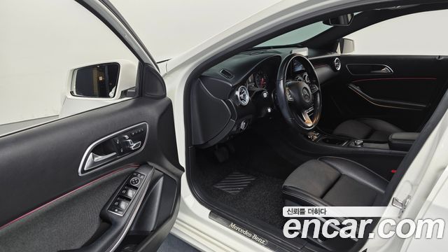 Mercedes-Benz A-Class 2018 — photo 10