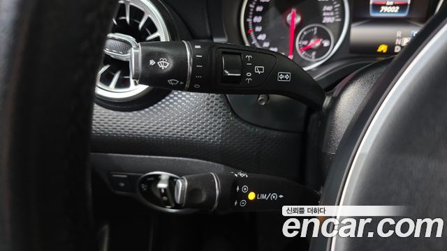 Mercedes-Benz A-Class 2018 — photo 17