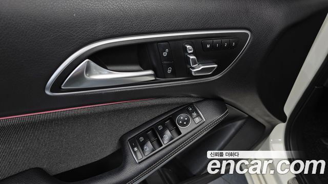 Mercedes-Benz A-Class 2018 — photo 18