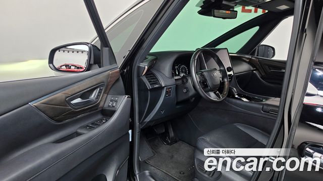 Toyota Alphard 2024 — photo 13